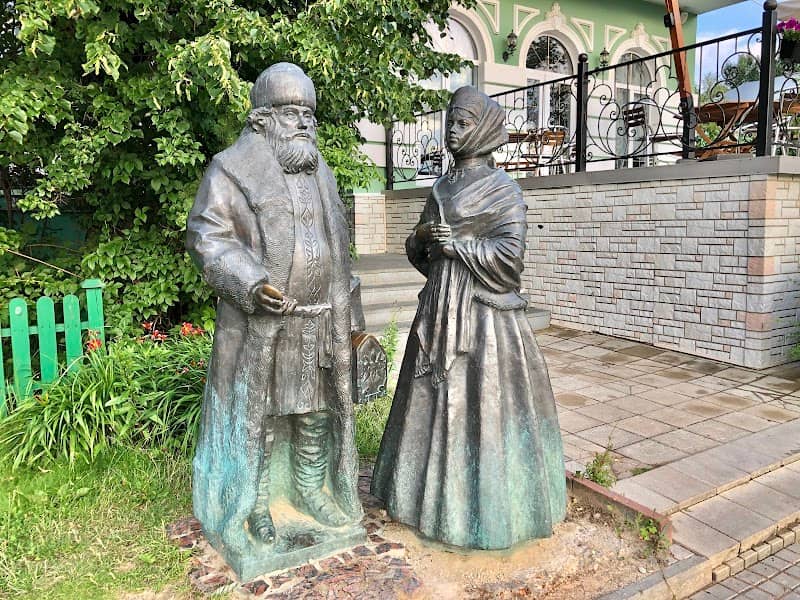 Sculptures on Kropotkin "estates of the 19th century" - Image 1