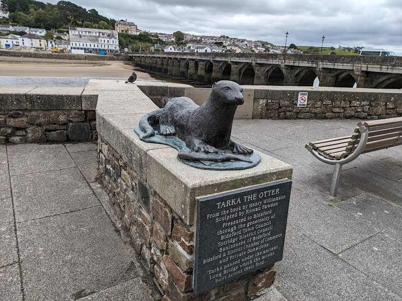 Tarka the Otter Statue - Image 1