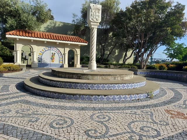 Julio Bras Portuguese Centennial Park - Image 2