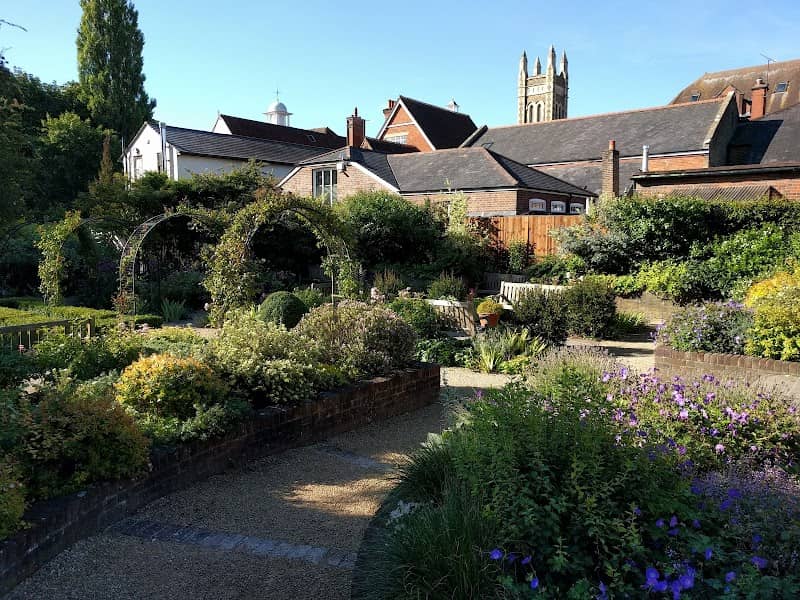 The Victoria Garden - Image 1