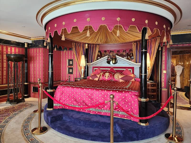 Inside Burj Al Arab - Image 1
