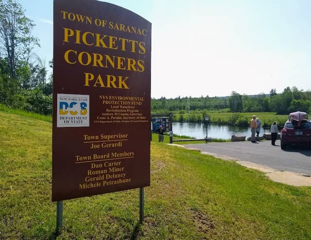 Picketts Corner Park - Image 1