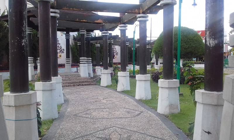 Taman Daun - Image 1