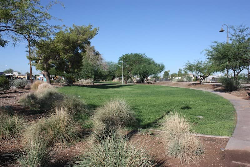 Dessie Lorenze Plaza - Image 1
