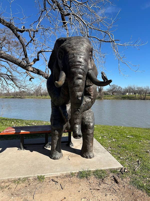 Waco Sculpture Zoo - Image 2