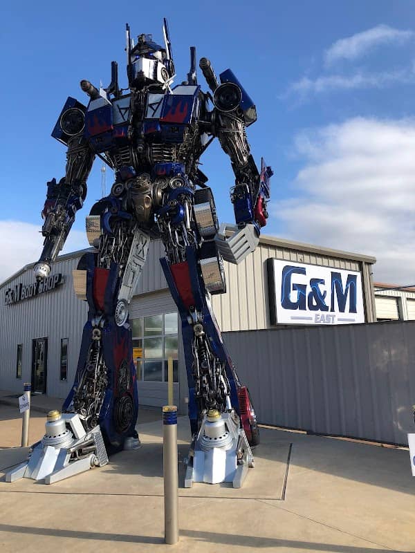Optimus Prime Statue - Image 1