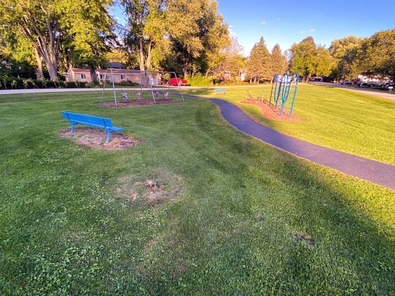 Heger's Triangle Park - Image 1