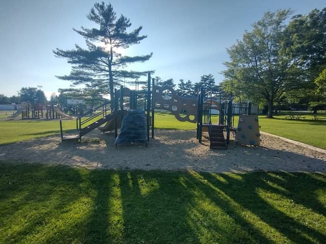 Morley Park - Image 1