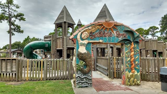 South Beach Park and Sunshine Playground - Image 2