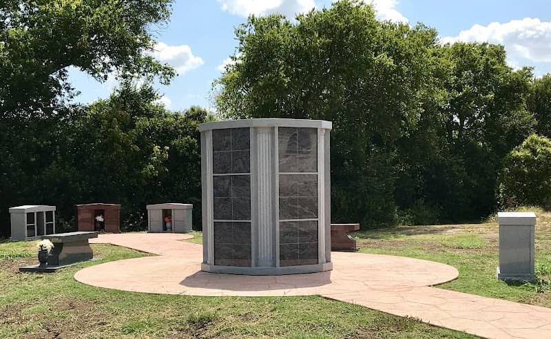 Gateway Memorial Park - Image 1