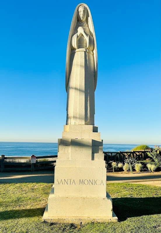 Santa Monica Statue - Image 5