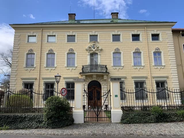 Neues Schloss Leonberg - Image 1