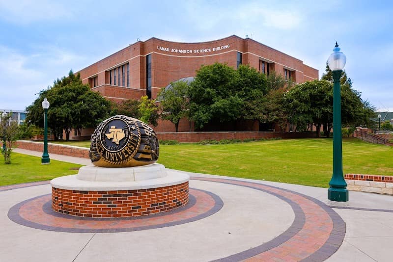 Science Building and Planetarium - Image 2