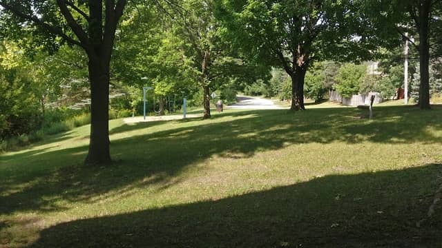 Holiday Lake Park - Image 1