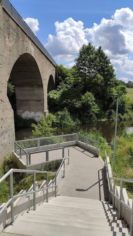 Punkt Widokowy na ścieżce rowerowej nad rzeką Wierzycą. - Image 1
