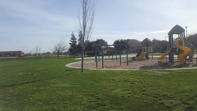Antigua Park - Image 1