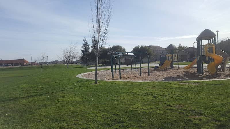 Antigua Park - Image 1