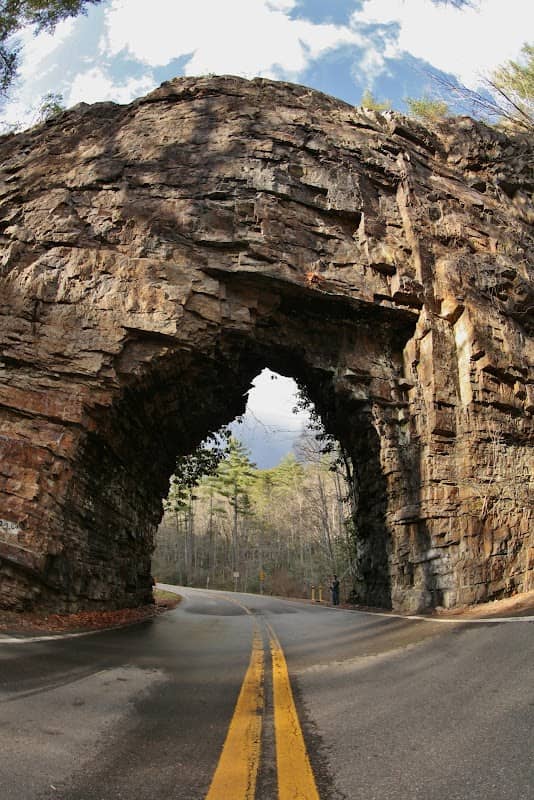 Backbone rock/shortest tunnel - Image 1