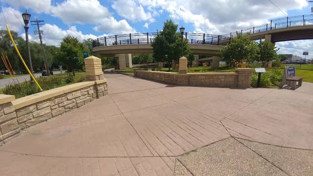Hawthorn Park - Image 1