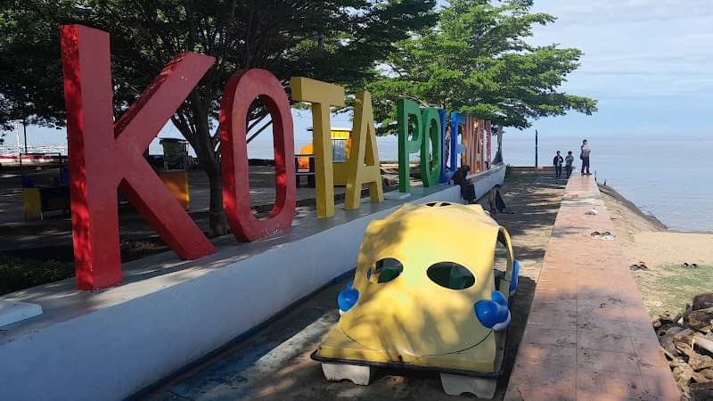 Anjungan Pantai Kota Polewali - Image 1