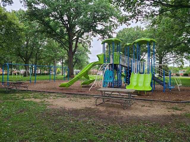 Mies Park - Image 1
