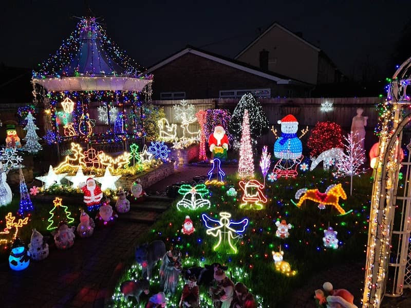 Soham Christmas House - Image 2