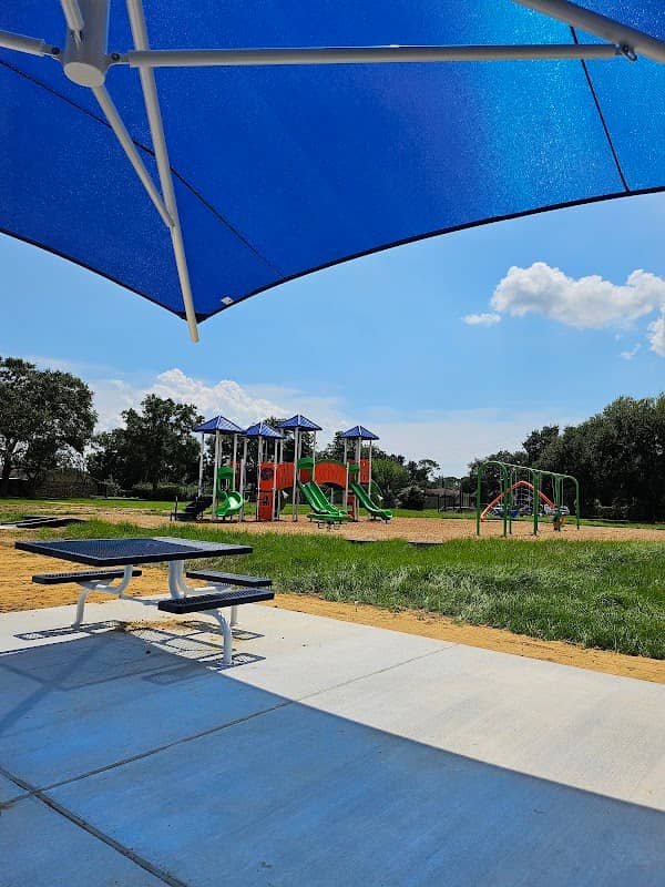 London Bridge Park - Image 1