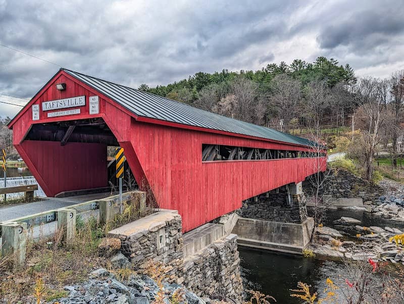 Historic Taftsville Covered Bridge - Image 1