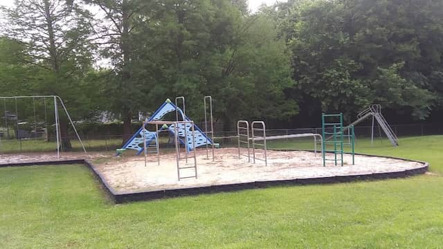 Brown Park - Image 2