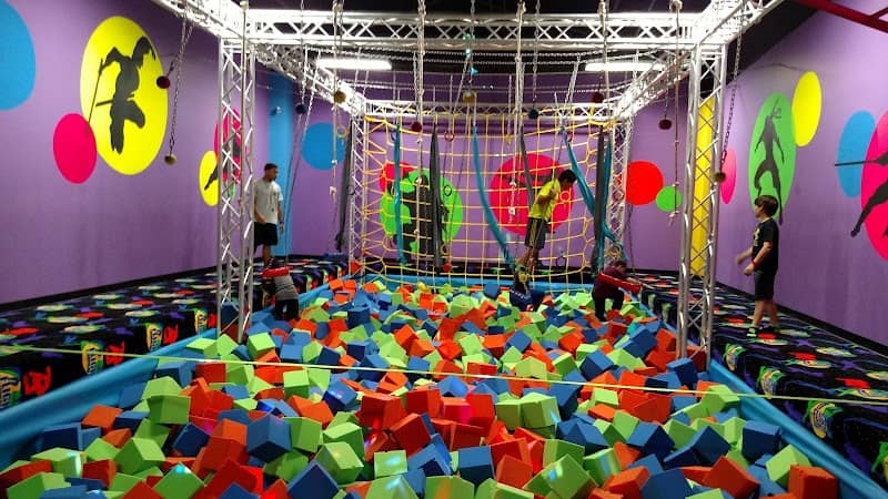 X-FLIGHT TRAMPOLINE PARK - Image 2