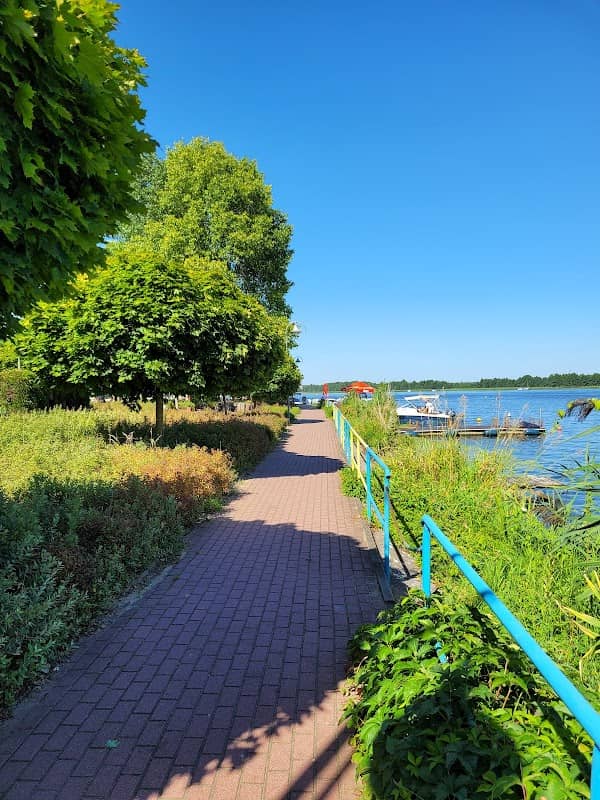 Bulwar Nadnarwiański - Image 1
