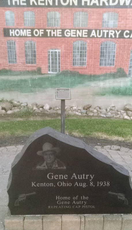Gene Autry Mural & Park - Image 2