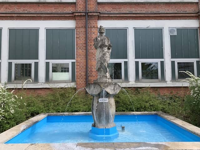 Schusterjunge-Brunnen - Image 1