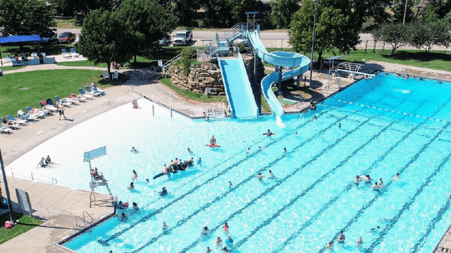 Winfield Aquatic Center - Image 1