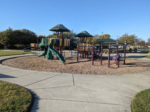 Silver Oak Park - Image 1