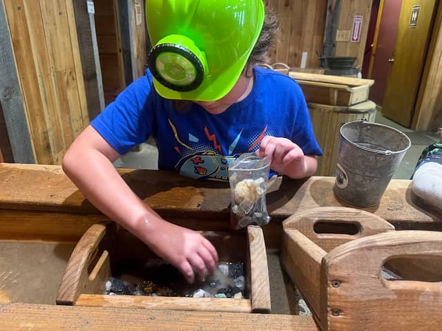 Prospector Hill Gem Mining - Image 2