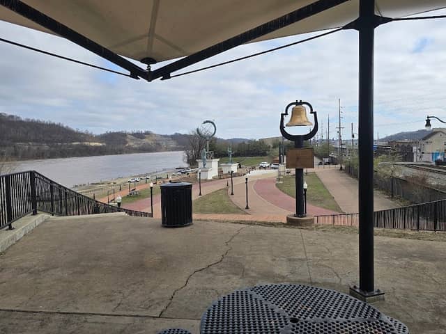 Ohio River Overlook - Image 2