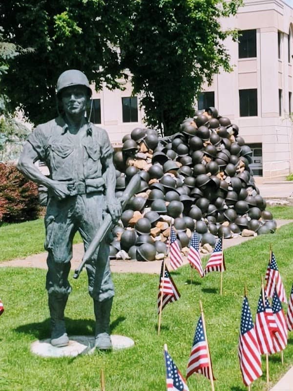 Muskingum WW II & Korea Memorial - Image 2