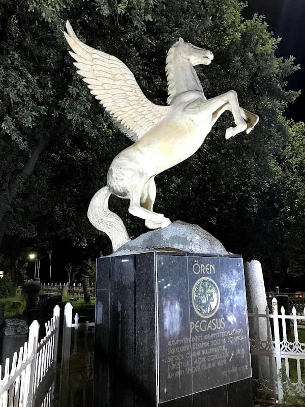 Pegasus Heykeli - Image 1