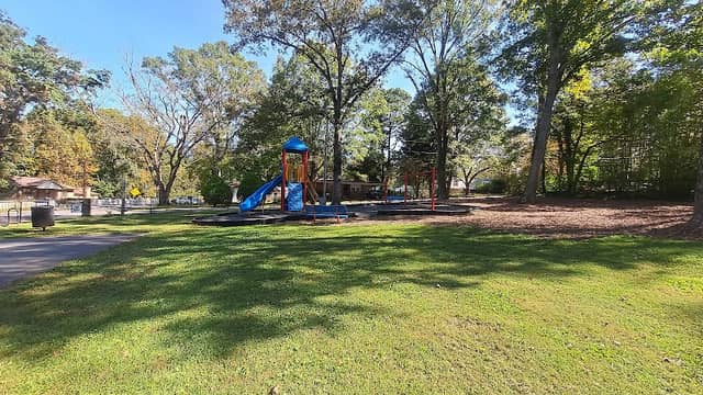 Lee Street Park - Image 2