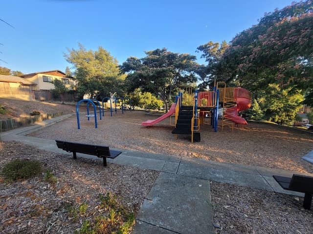 Old Highlands Park - Image 1