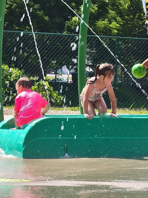 Sheltowee Falls Splash Pad - Image 2