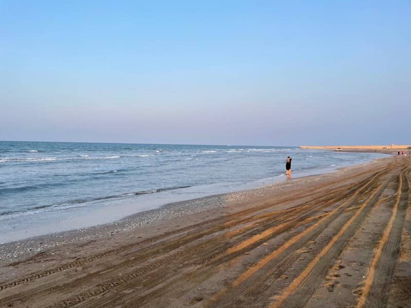 Al-Manumah Beach - Image 1
