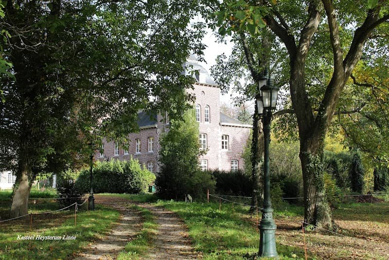 Heysterum castle - Image 1