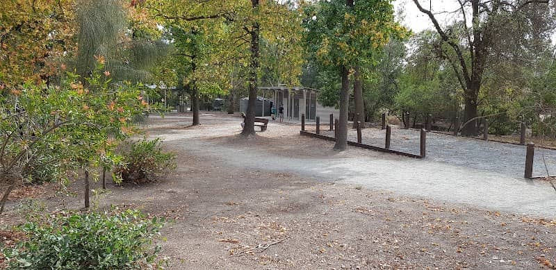 Battunga Park Public Toilet - Image 1