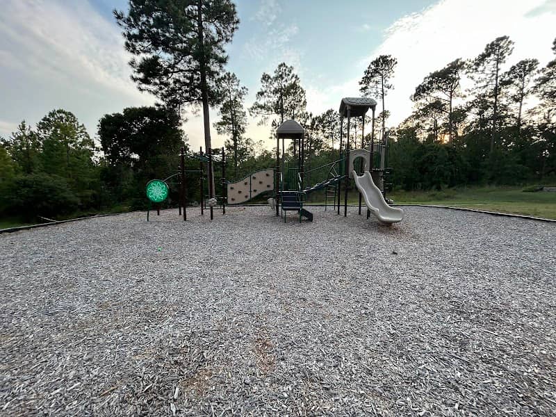 Foxfire village green park - Image 1