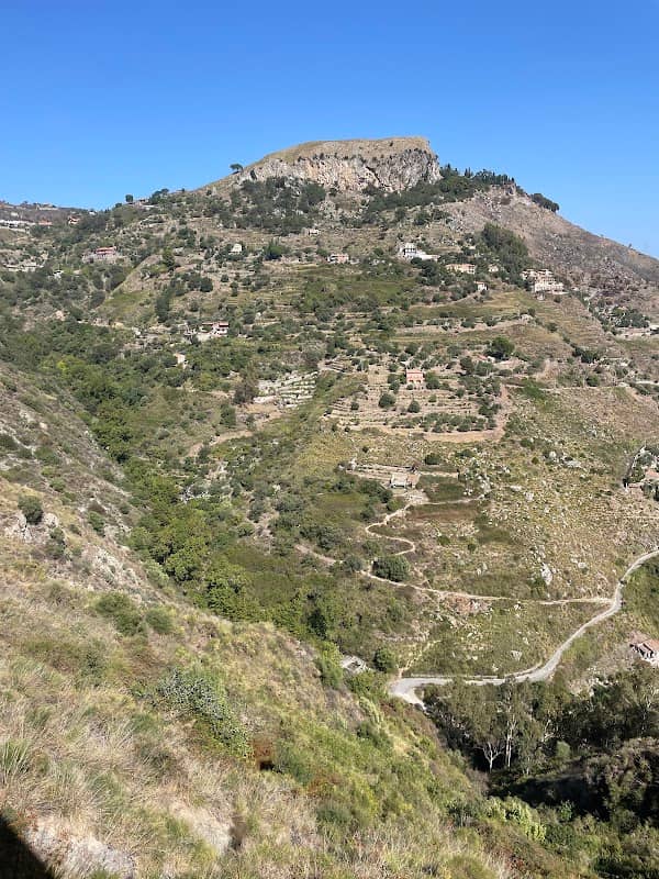 Secret ledge overlooking Taormina - Image 1