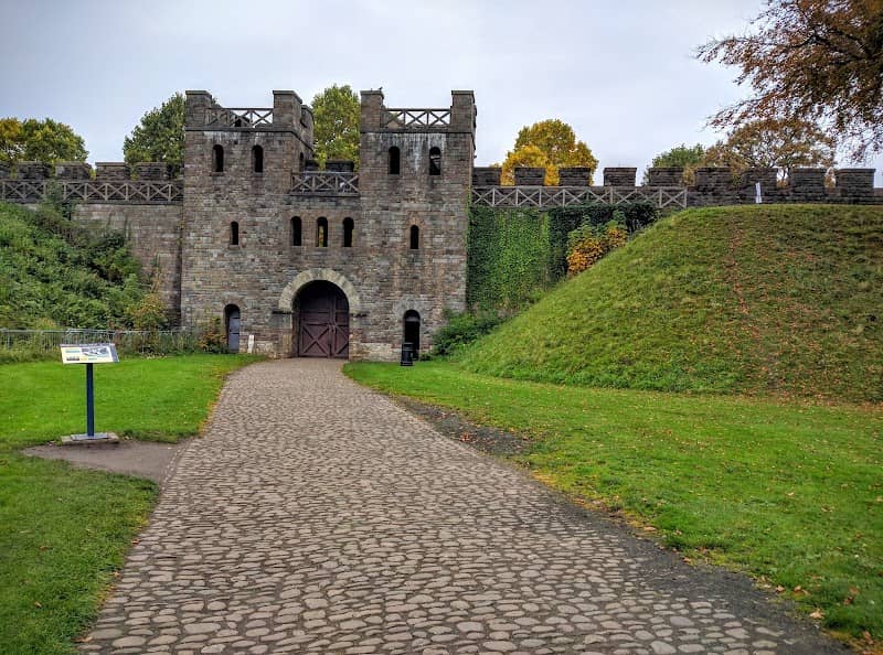 Cardiff Castle - Image 3