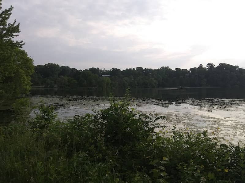 Lakeside Park - Image 1