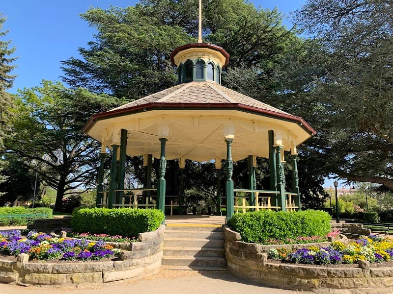 Machattie Park - Image 1